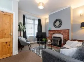 Comfy and homely ideal for families and contractors hosted by Our Home Short Stays fast WiFi and crisp white hotel standard linen