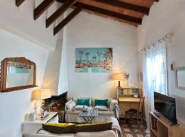 Casa Bela, casa reformada en Marbella muy cerca de la playa, hotel u gradu Marbelja
