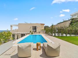 Viesnīca SuiteHome Villas with Private Pools pilsētā Androsa