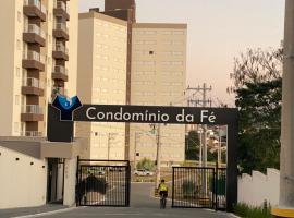 Estúdio Canção Nova Condomínio da Fé, apartma v mestu Cachoeira Paulista