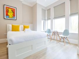 Woodview Serviced Apartments by Concept Apartments, hotel in zona Stazione Metro Highgate, Londra