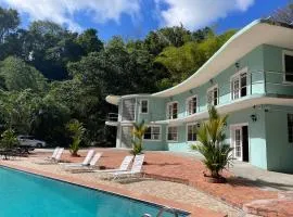 Toraille Waterfall Poolside Apartment