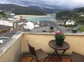 Apartamento en Porto do Barqueiro con terraza mirando al mar