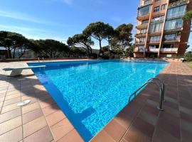 Apartamento con piscina en Platja d'Aro, hôtel à el Mas Vila