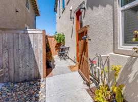 Elk Grove Studio with Private Patio Walk to Casino! – willa w mieście Elk Grove