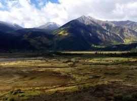 Stay Twin Lakes Cottage, hotel en Twin Lakes