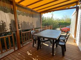 RELAX FO70, glamping site in Fréjus