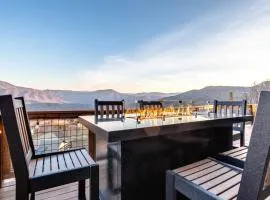 Piney Estate Hot Tub Game Theater Room