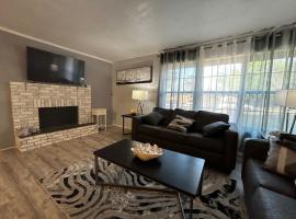 Beach Break House by the Surf, hotel v destinaci Daytona Beach