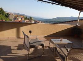 Casa Torre con terrazza panoramica, hotel barato en Futani