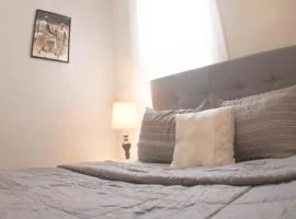 2 BR - Off Street Parking - Amazing View Nearby