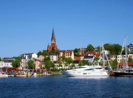 Gemütliche 2-Zi-Whg, Strandnähe, kostenloser Parkplatz, Schlüsselbox, 24/7 Selfcheckin, hotel in Flensburg