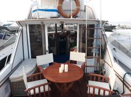 Barca deliziosa, alojamiento en un barco en Isquia