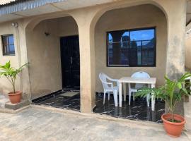 New Bungalow 2 Bed House in Adewumi, Off Olodo rd Ibadan, hytte i Ibadan