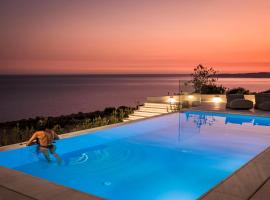 Oikos Boutique Residences Private Estate, vila v destinaci Plateies