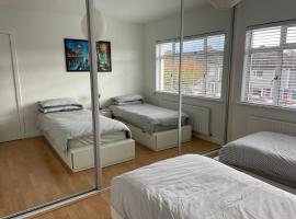 20 Minutes to the City Center, bed and breakfast v destinaci Dublin