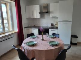 appartement 40 m² proche rempart, cheap hotel in Langres