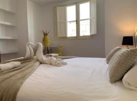 Doranda Rooms Las Canteras, guest house in Las Palmas de Gran Canaria