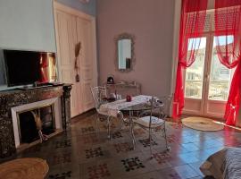 Chez Dédou et Madou: Florensac şehrinde bir Oda ve Kahvaltı