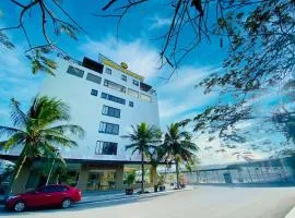 Tuan Chau Marina Hotel