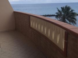 MaMa Residence Camere – hotel w mieście Torre Melissa