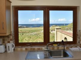 Sea View Apartment, hotel in Downings
