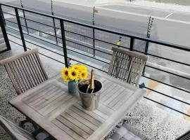 Tableview/Blouberg beach front stunning Apartment.