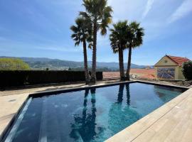 Maison chaleureuse avec piscine et spa, hotel in Vale de Cambra