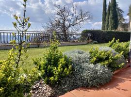 Village House, casa vacanze a Guardea