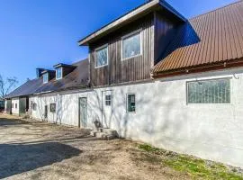 3 Bedroom Lovely Home In Simlångsdalen