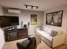 Exclusivo Penthouse en Cordon Soho con Parking y STARPLUS incluidos, hotel cerca de Hospital Pereira Rossell, Montevideo