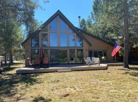 Mt. Bachelor & Sun River Get Away, cabaña o casa de campo en Bend