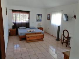 Casa Las Animas, budget hotel sa El Carmen