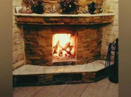 The Love Holiday House, romantic hotel in Tris Elies