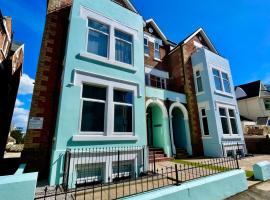 Sea Breeze - Pebbles, holiday rental in Bournemouth