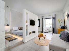 George & Joanna Suites Santorini, hotel ve Fiře