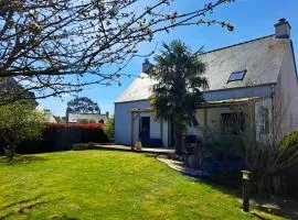 Maison cosy à Saint-Méloir-des-Ondes avec jardin privé