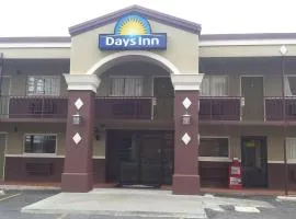 Days Inn by Wyndham Hot Springs