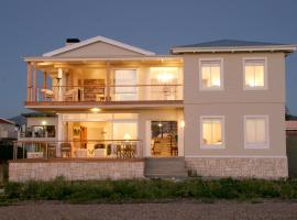 138 Marine Beachfront Guesthouse, hotel en Hermanus