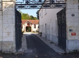 Le Vieux Chai, hotell i Jonzac