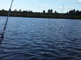 CABAÑAS DEL LAGO, budget hotel sa Rincón del Bonete