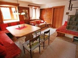 Chalet Sternberg, hotel with parking in Strengen