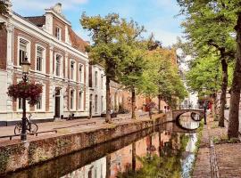 Canal apartment at historic CityCenter Amersfoort, מלון ליד Theater De Flint, אמרספורט