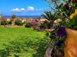 GardenBnB- Maisonette with a Seaview