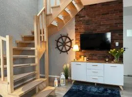 Skipper House