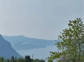 Il Roseto Mountain Lake Iseo Hospitality
