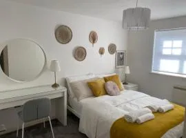 Marine Viewing 2 bedrooms flat
