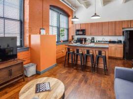 Modern Loft Style on Monroe by Dwtn & Park ave, apartment in Rochester