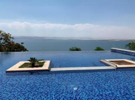 Samarah Dead Sea Resort Apartment with Sea View FP4 Traveler Award 2024 Winner, alojamiento en Sowayma