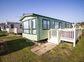 8 Berth Caravan With Wifi At Sunnydale Park In Skegness Ref 35220kc, hotel in Louth